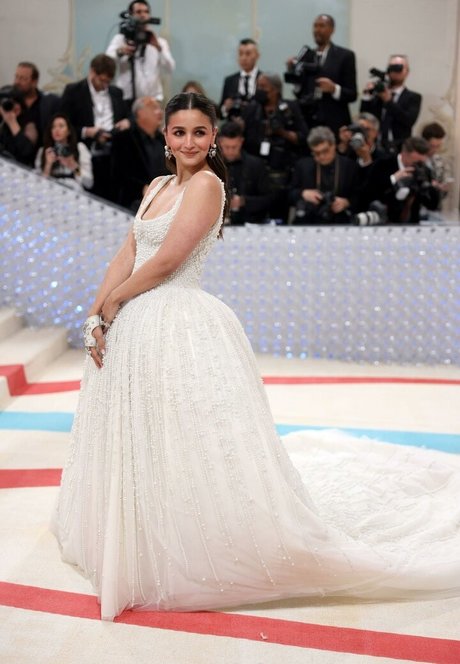 Alia Bhatt onlyfans posts