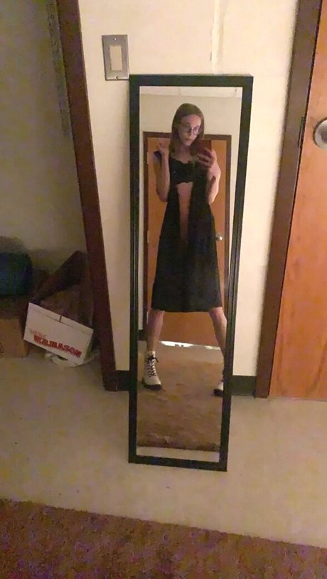 Zee R_ onlyfans leake