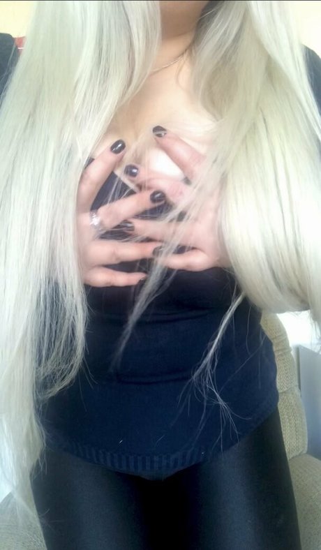 curvaceous barbie Profile pic