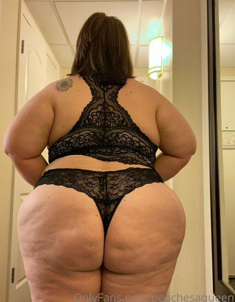 peachesaqueen leaked onlyfans pictures