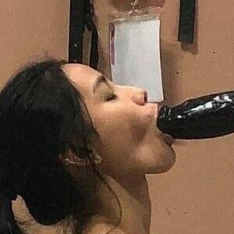 Riza Loren Carrillo onlyfans leak naked