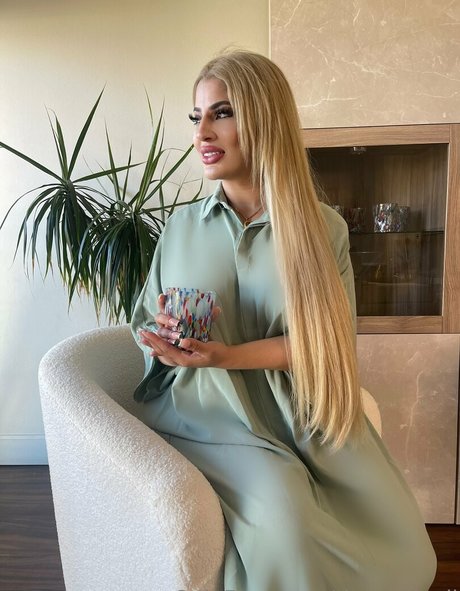 shebetripn leaked onlyfans.