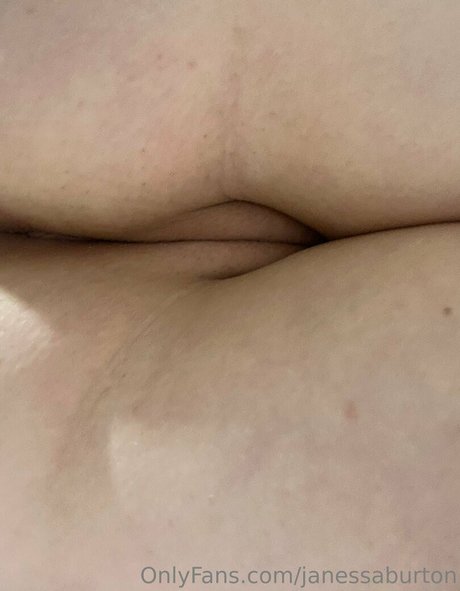 janessaburton onlyfans strip tease