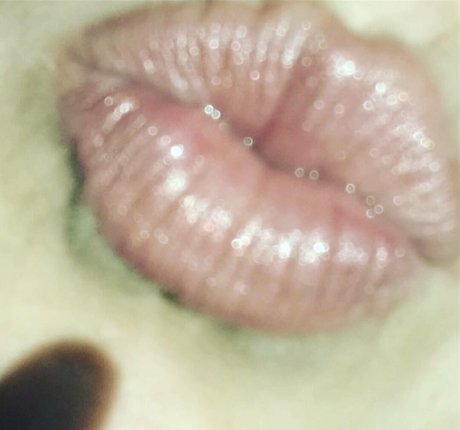 mzcourtneycummz nude onlyfans pics