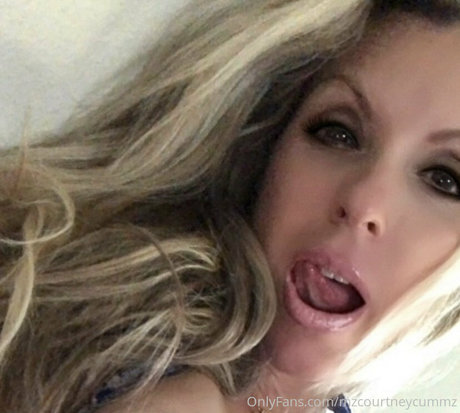 mzcourtneycummz onlyfans nsfw