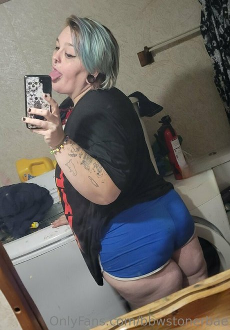bbwstonerdoll porn onlyfans