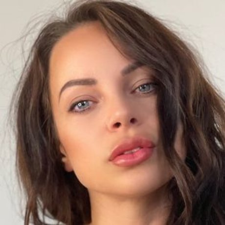 Sophia Leigh naked on onlyfans