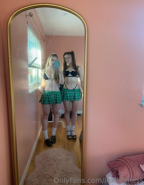 Lexi Kaizer onlyfans naked leaks