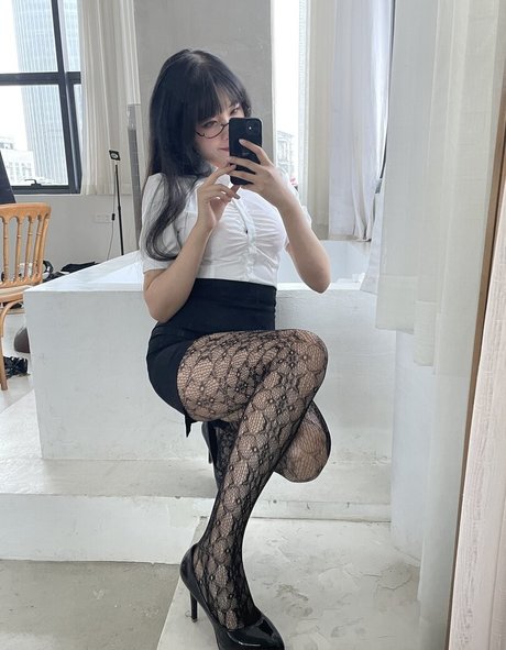 YunX1X1 onlyfans archive