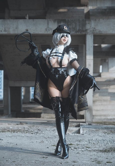 YunX1X1 onlyfans strip tease