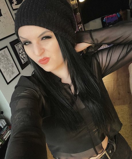 Emma Blackery only fans