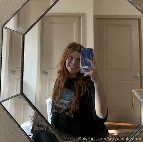 sexyredinbedfree onlyfans leaked