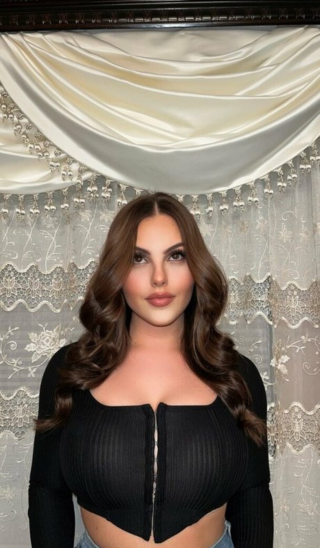 Nicole O onlyfans strip tease