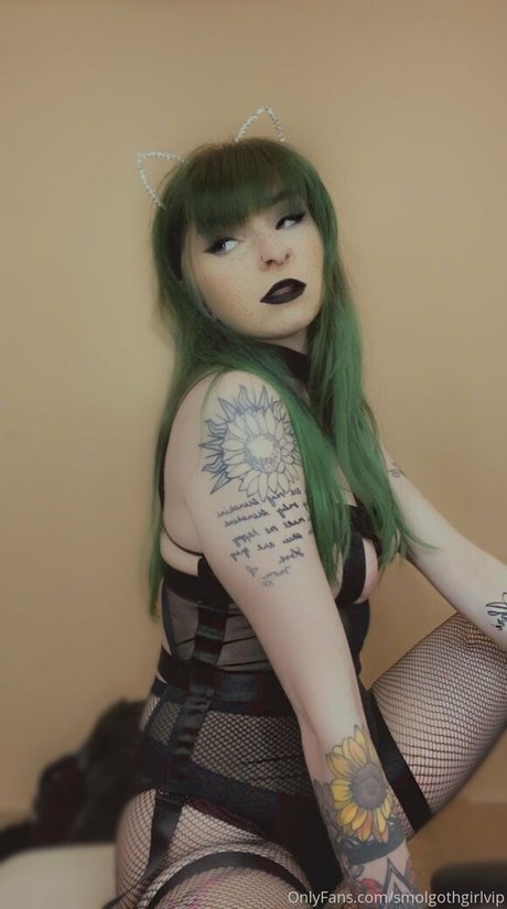 smolgothgirlvip xxx onlyfans