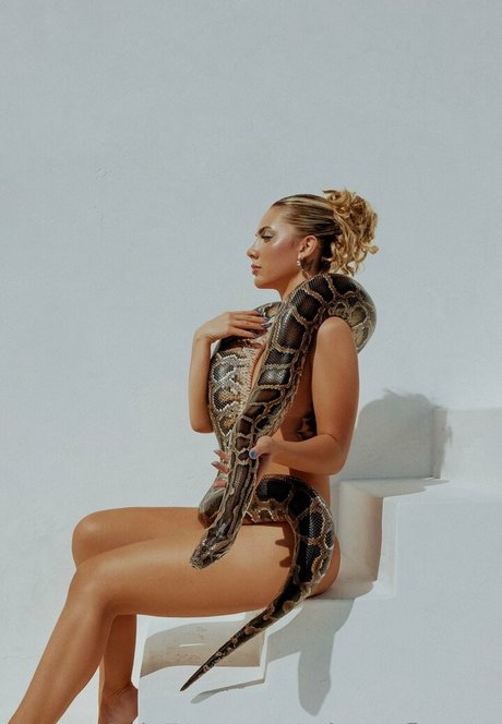 Arianna Flowers onlyfans nudes