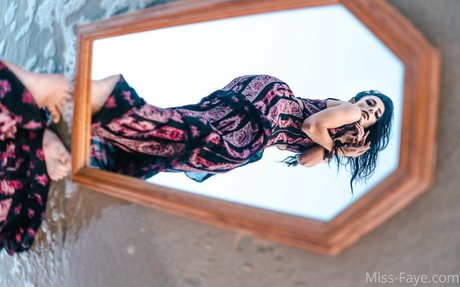 missfayevip naked on onlyfans