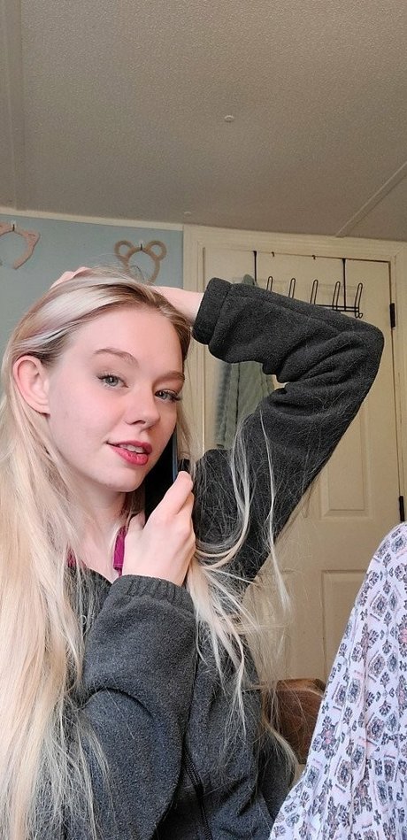 Sativa Skies onlyfans public photos