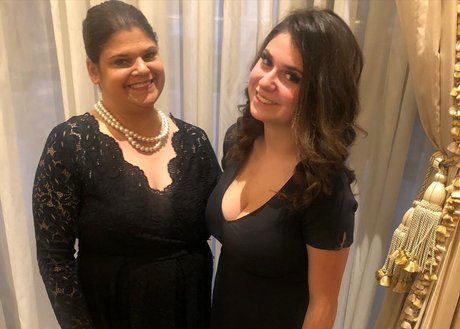 Samantha S tits onlyfans