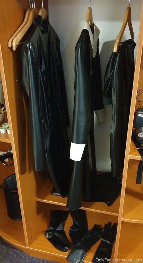 neonlatex leaked naked onlyfans