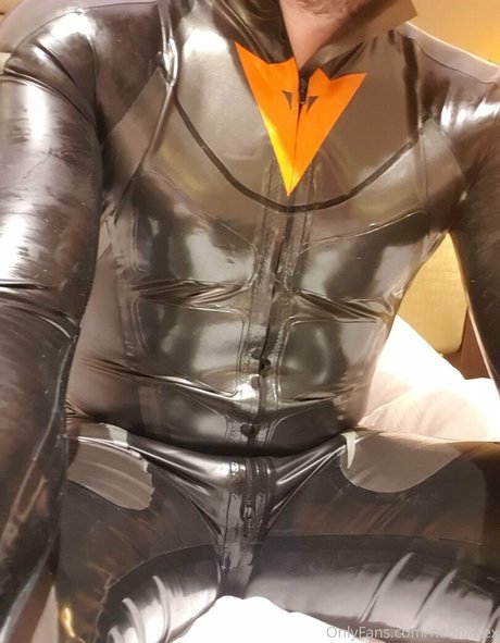 neonlatex onlyfans lesk