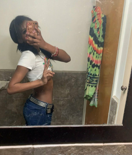 petitchepii nudes onlyfans leaks