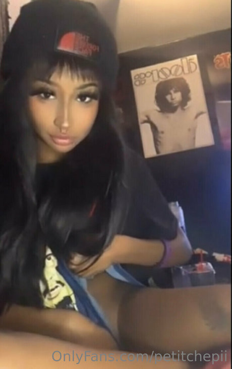 petitchepii new onlyfans leaks
