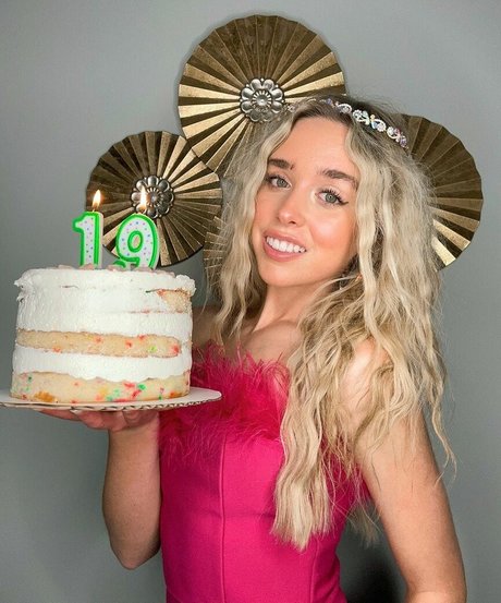 Jenna Davis topless onlyfans