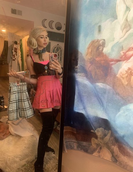 modeljenn Profile pic