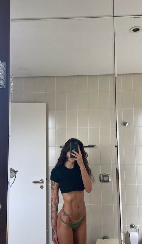 Manu Guglielmi tits onlyfans