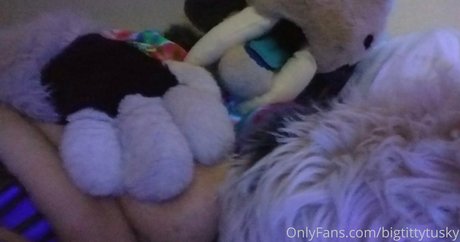 bigtittytusky onlyfans porn