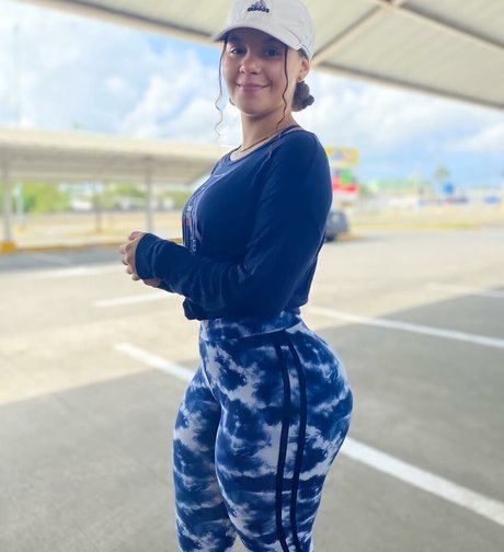 Loverllyc nude only fans