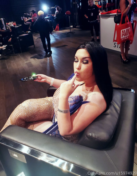 milahromanov onlyfans pic