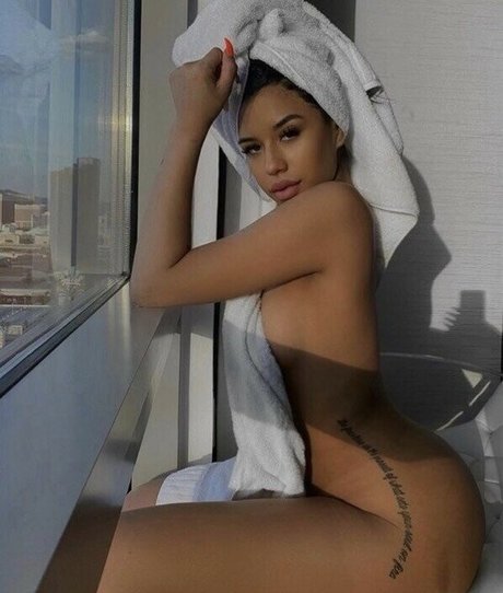 badlittleshawty onlyfans model images