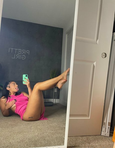 PrettiGiirls onlyfans content leaked