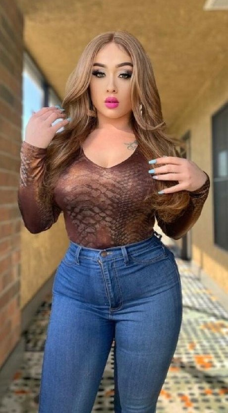 Roxy Bugatti only fans pictures