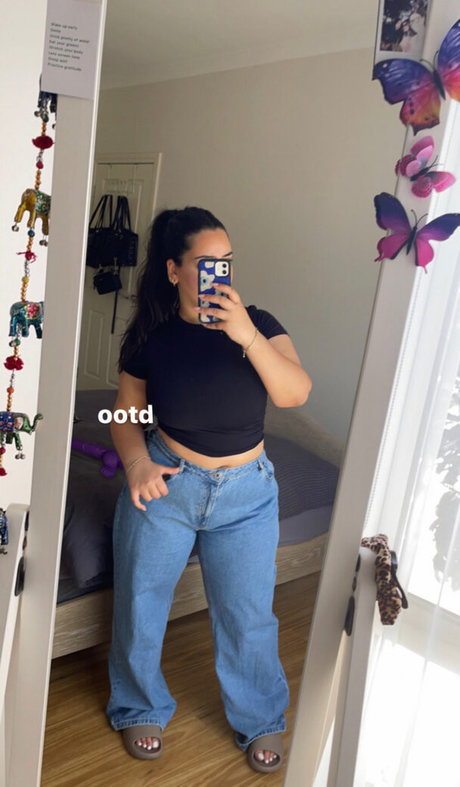 Sibel T onlyfans tits