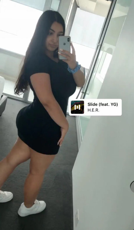 Sibel T onlyfans strip tease