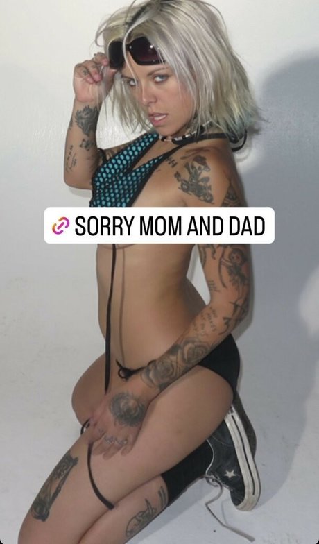 Lauren Sanderson tits onlyfans