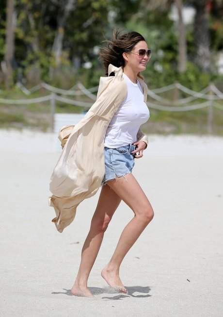 Chrissy Teigen nude onlyfans leak