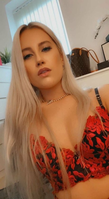 Pleasing Poppy onlyfans porn leaked