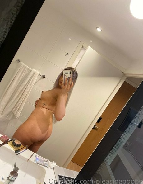 Pleasing Poppy xxx only fans