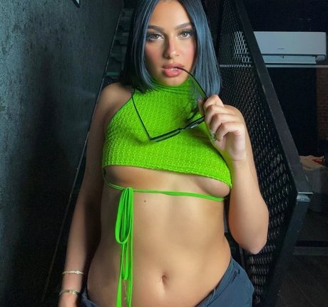 Vipshelly onlyfans creator