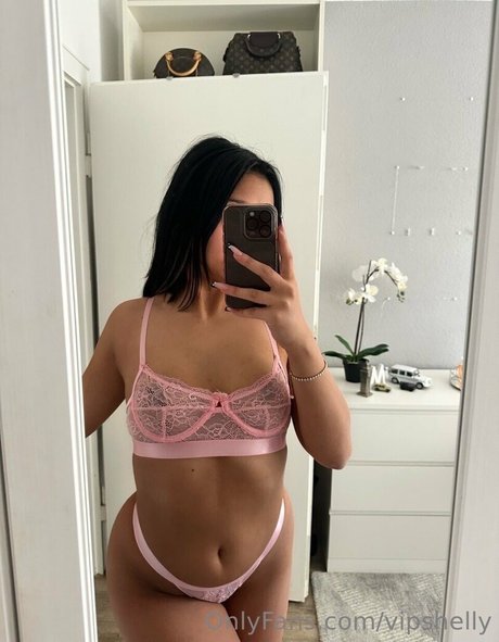 Vipshelly only fans content