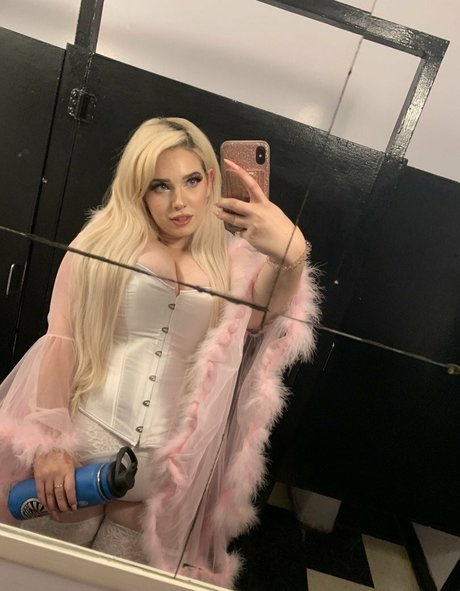 pixiechickxoxo onlyfans tits