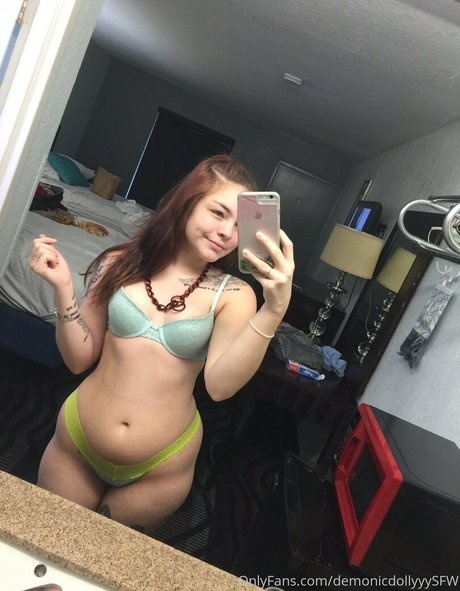 demonicdollyyysfw onlyfans lean