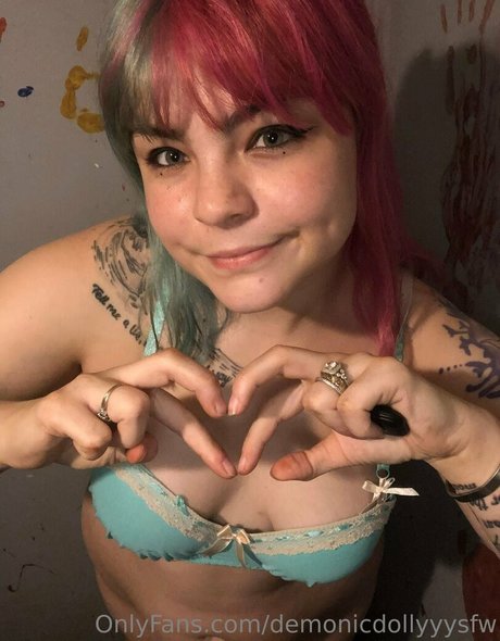 demonicdollyyysfw onlyfans posts