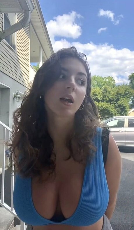 BustyBri onlyfans nude