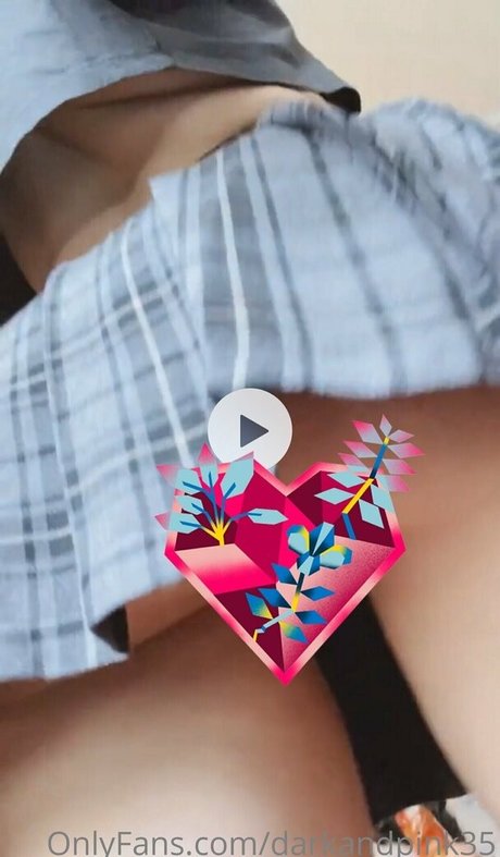 darkandpink35 onlyfans model