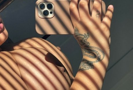 laixxx onlyfans topless