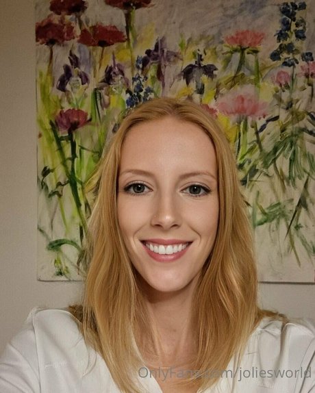 joliesworld nudes only fans